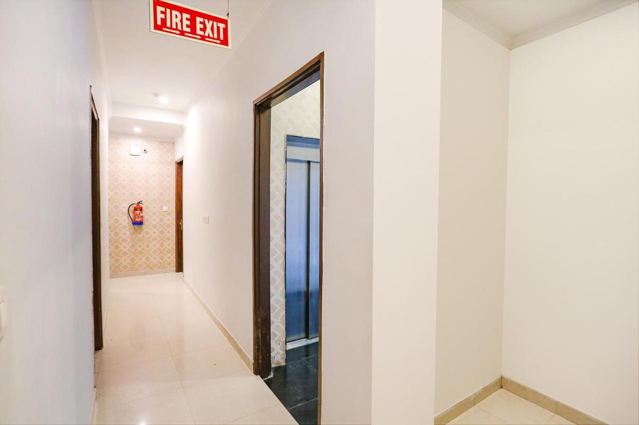 Fabhotel Novel Suites - Nr Yashobhoomi Convention Centre New Delhi Exteriör bild