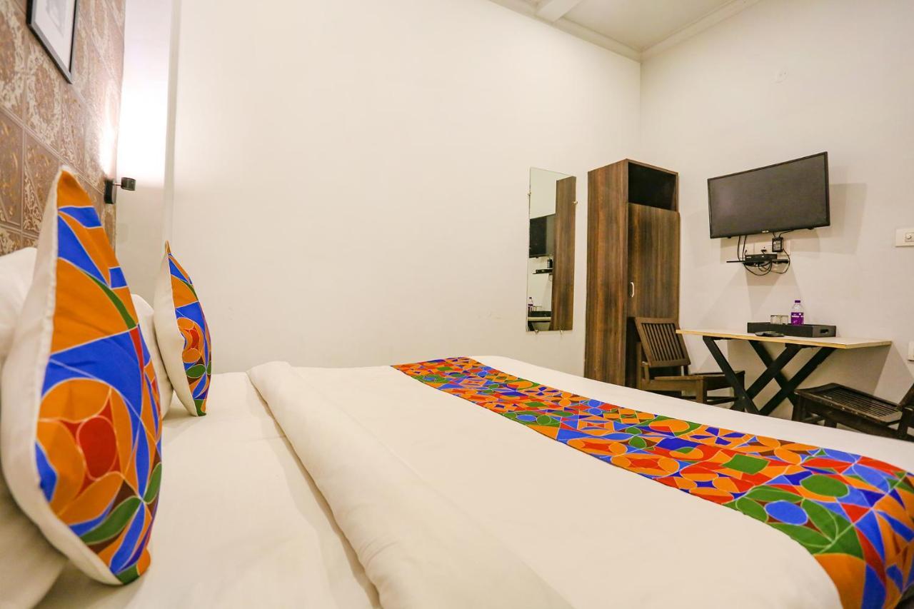 Fabhotel Novel Suites - Nr Yashobhoomi Convention Centre New Delhi Exteriör bild