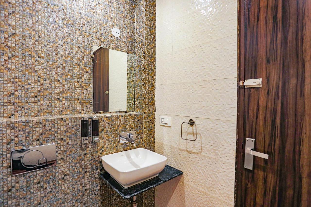 Fabhotel Novel Suites - Nr Yashobhoomi Convention Centre New Delhi Exteriör bild