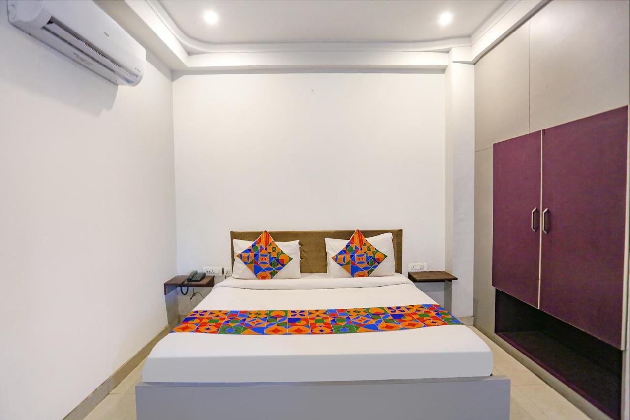 Fabhotel Novel Suites - Nr Yashobhoomi Convention Centre New Delhi Exteriör bild